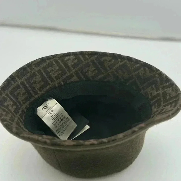 BNWT FENDI HAT FF Logo Wool Bucket Hat Large - Picture 5 of 12